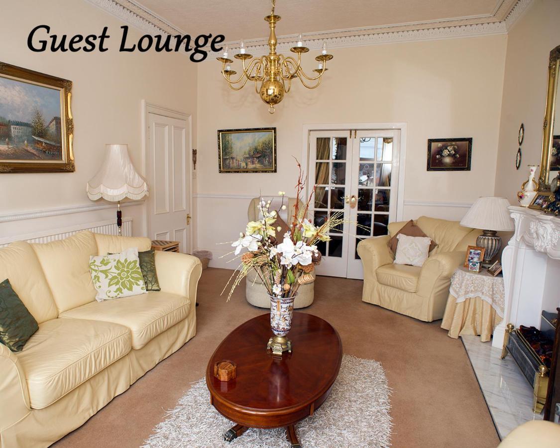 Bed and Breakfast Craig Park House Airdrie Esterno foto